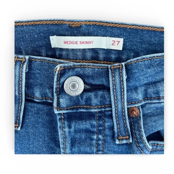 Levis Wedgie Skinny Jeans Womens 27 High Rise Distressed Medium Wash Denim - Picture 2 of 4